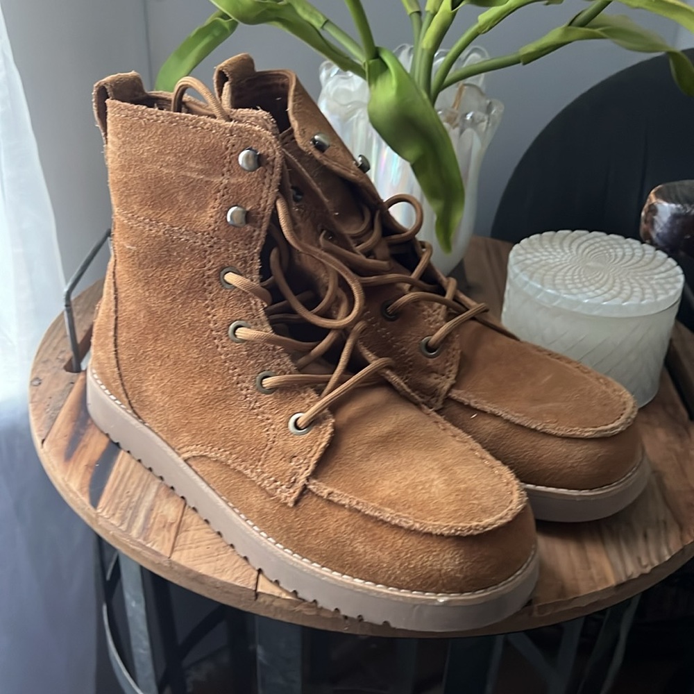 Ugg boots Sz 8 / 41